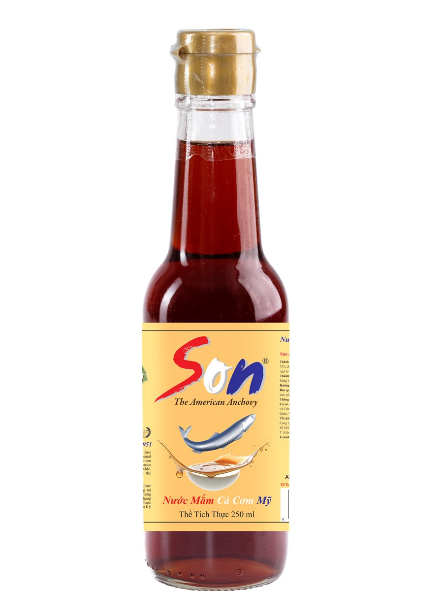 Sơn fish sauce 250ml bottle — Nước Mắm Cá Cơm Mỹ, The American Anchovy label