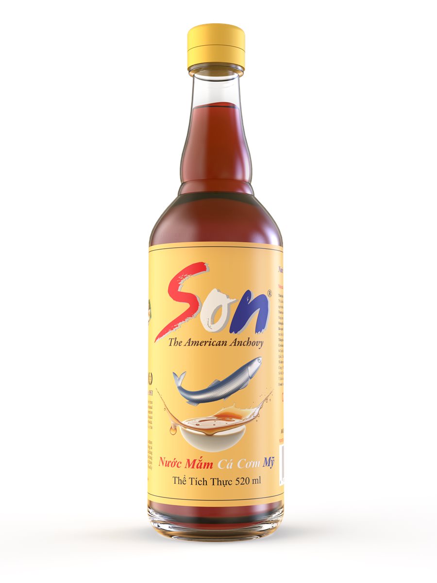Sơn fish sauce 520ml bottle — Nước Mắm Cá Cơm Mỹ, The American Anchovy label